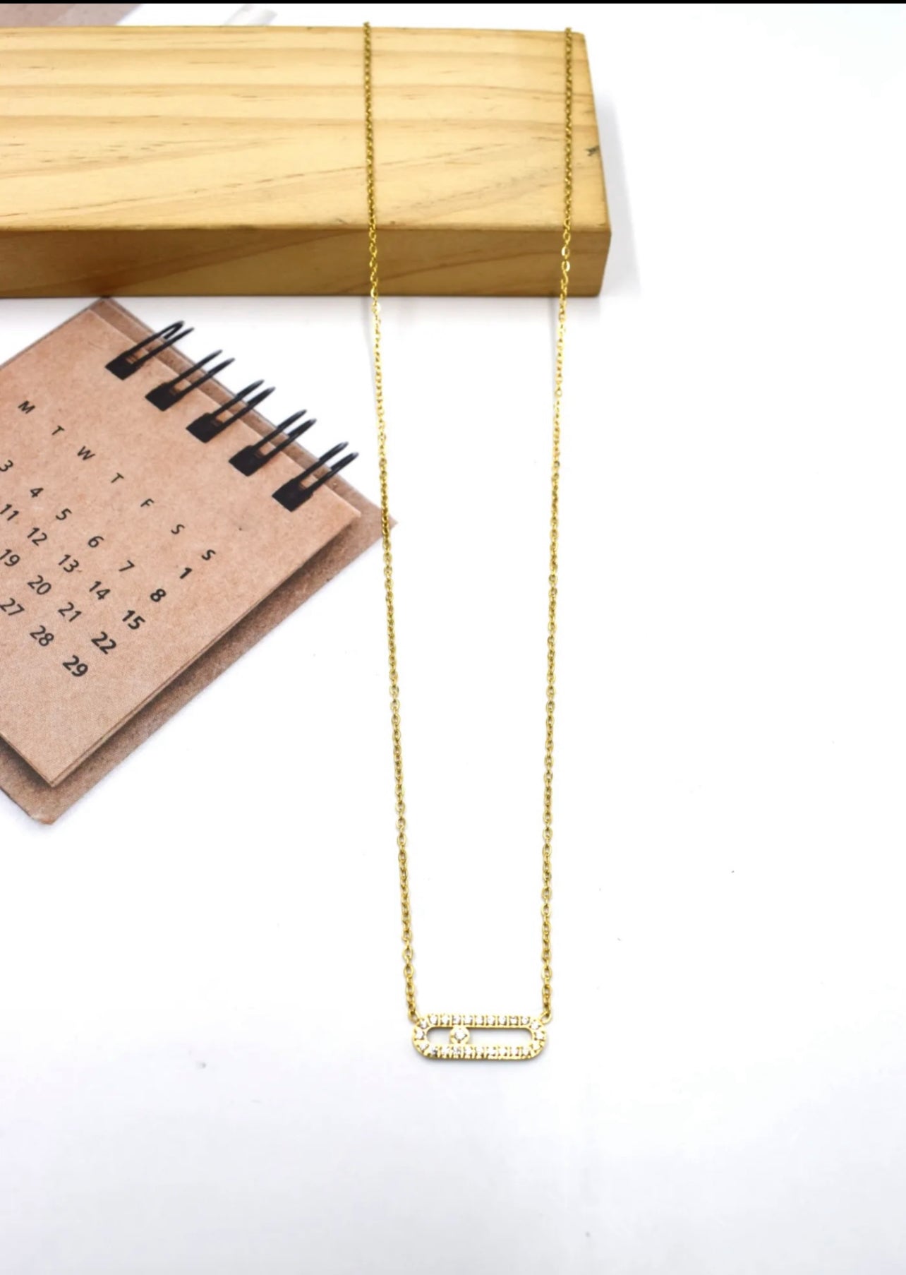 Collier Chaîne Fine & Pendentif Brillant - Chic et sublime by sz