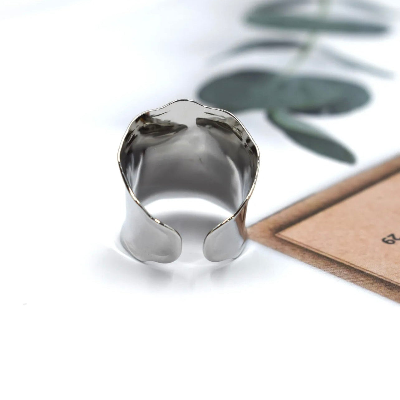 Bague Sanaa – Acier inoxydable effet miroir | Minimalisme sculpté & allure affirmée - Chic et sublime by sz