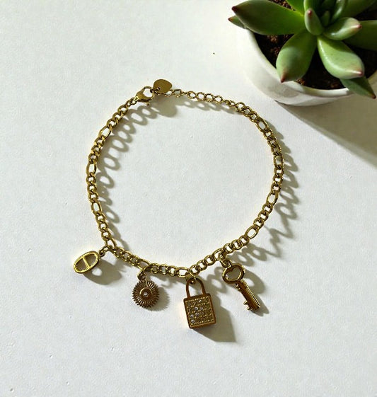 Bracelet Charms Doré en Acier Inoxydable - Chic et sublime by sz