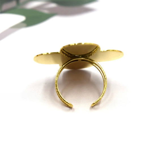 Bague Nora – Acier inoxydable doré | Fleur sculptée, audacieuse et féminine - Chic et sublime by sz