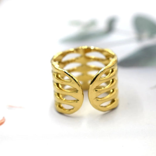 Bague NAÏA – Architecture dorée et esprit libre - Chic et sublime by sz